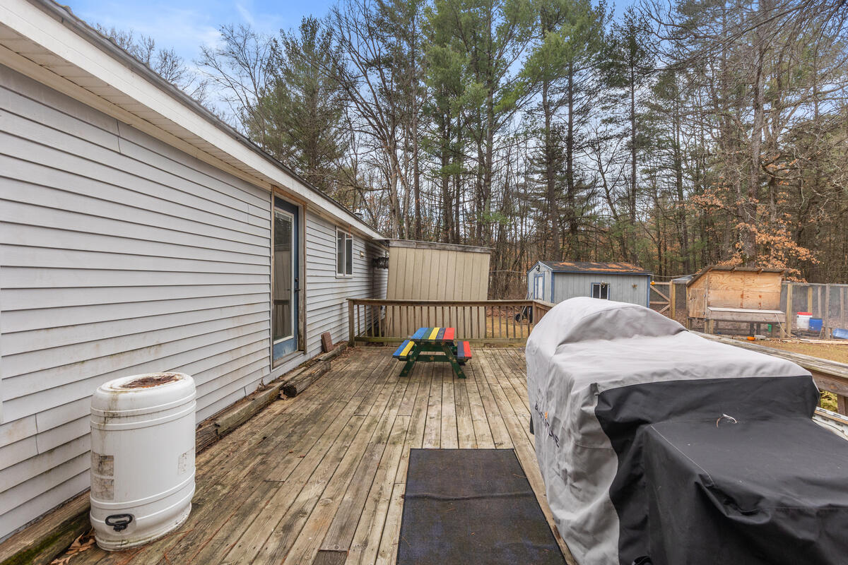 8233 Beech Avenue, Howard City, MI, 49329-9086