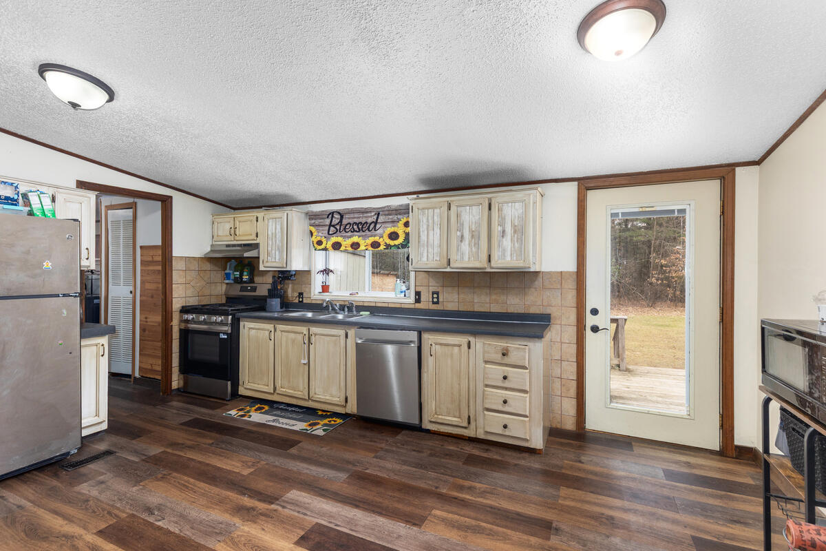 8233 Beech Avenue, Howard City, MI, 49329-9086