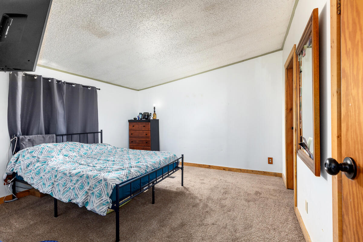 8233 Beech Avenue, Howard City, MI, 49329-9086