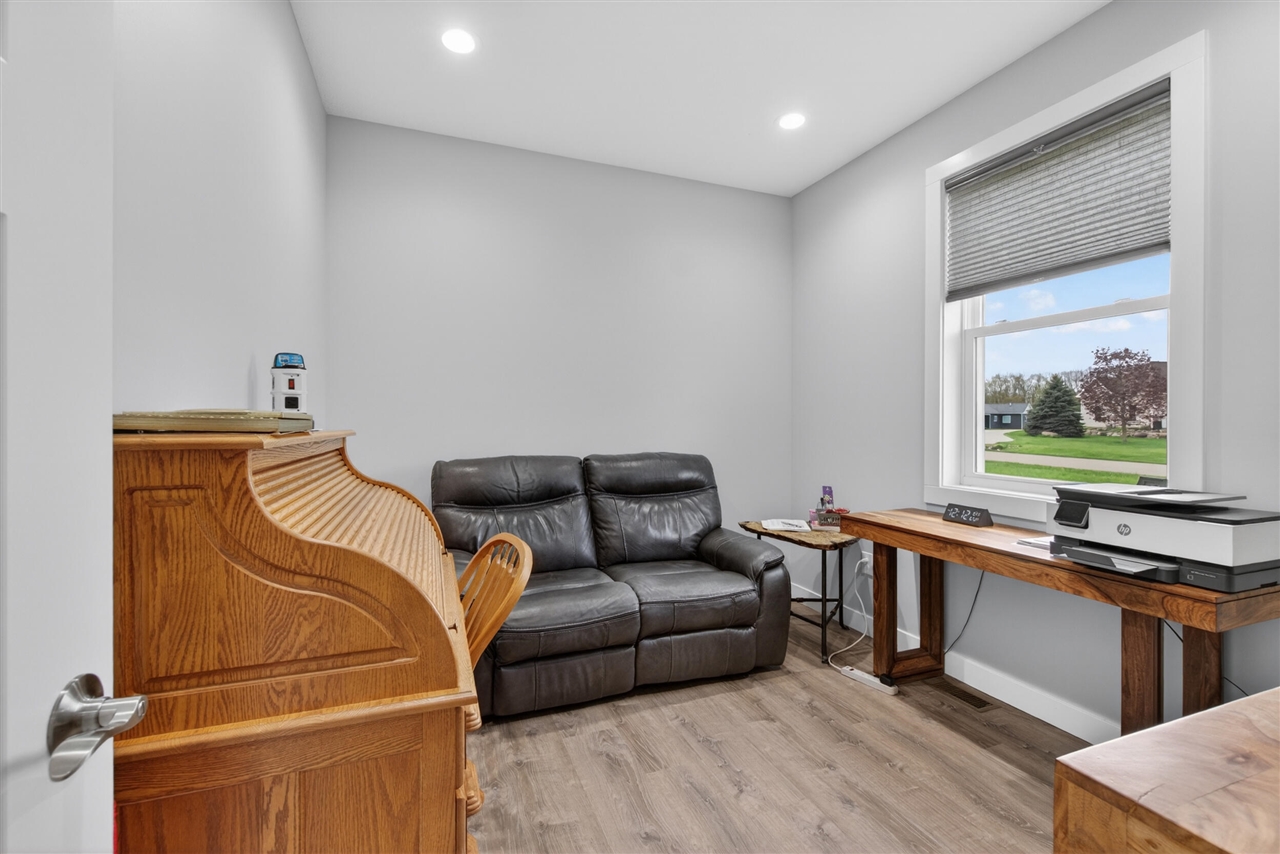 6313 Sweet Clover Hills Drive, Jonesville, MI, 49250-9123