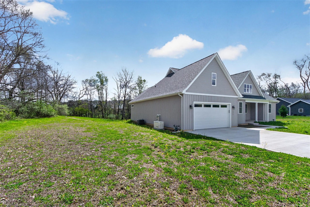 6313 Sweet Clover Hills Drive, Jonesville, MI, 49250-9123