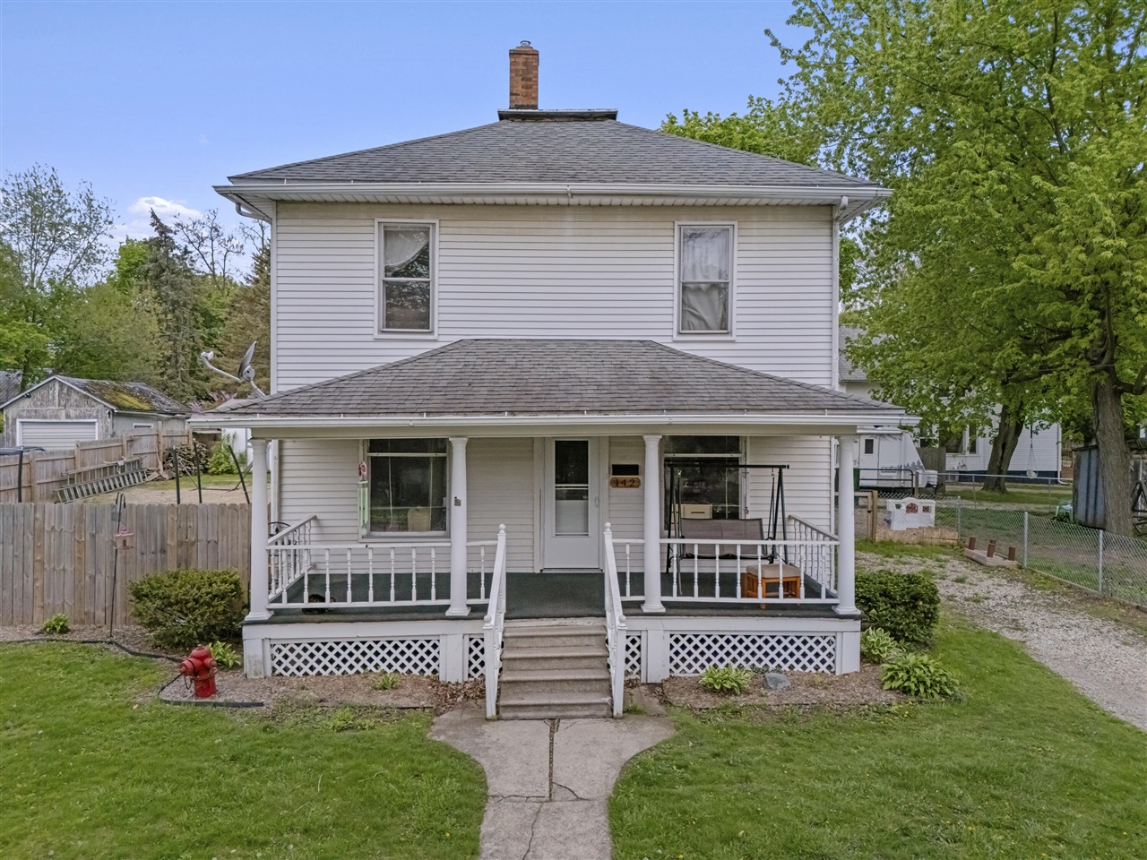 142 S West Street, Hillsdale, MI, 49242-1953
