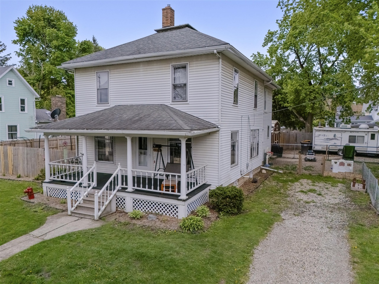142 S West Street, Hillsdale, MI, 49242-1953