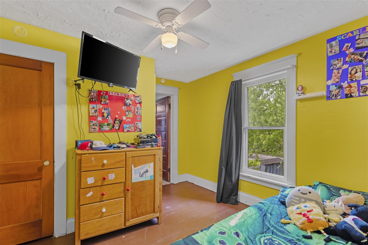 142 S West Street, Hillsdale, MI, 49242-1953