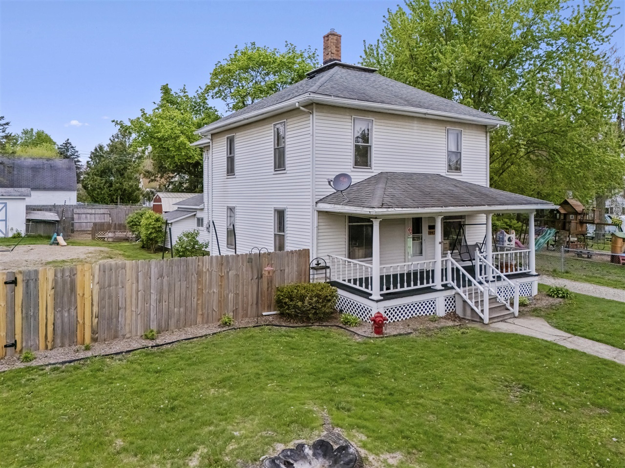 142 S West Street, Hillsdale, MI, 49242-1953