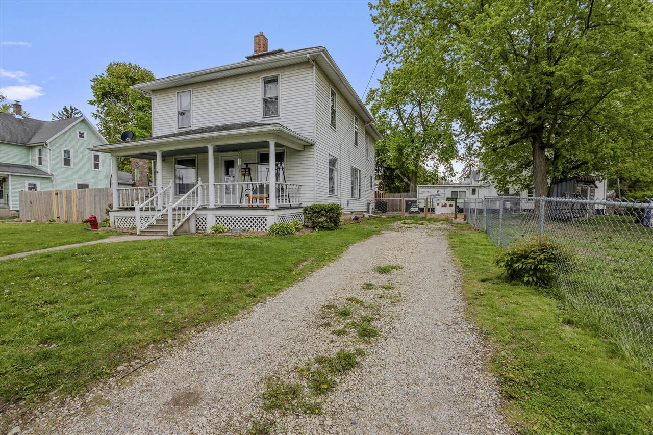142 S West Street, Hillsdale, MI, 49242-1953