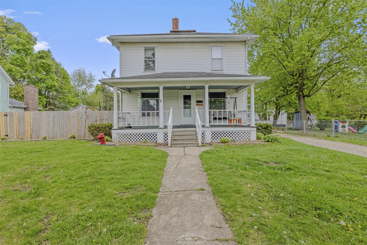 142 S West Street, Hillsdale, MI, 49242-1953