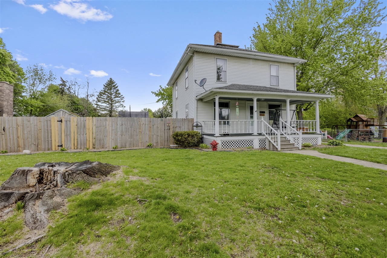 142 S West Street, Hillsdale, MI, 49242-1953