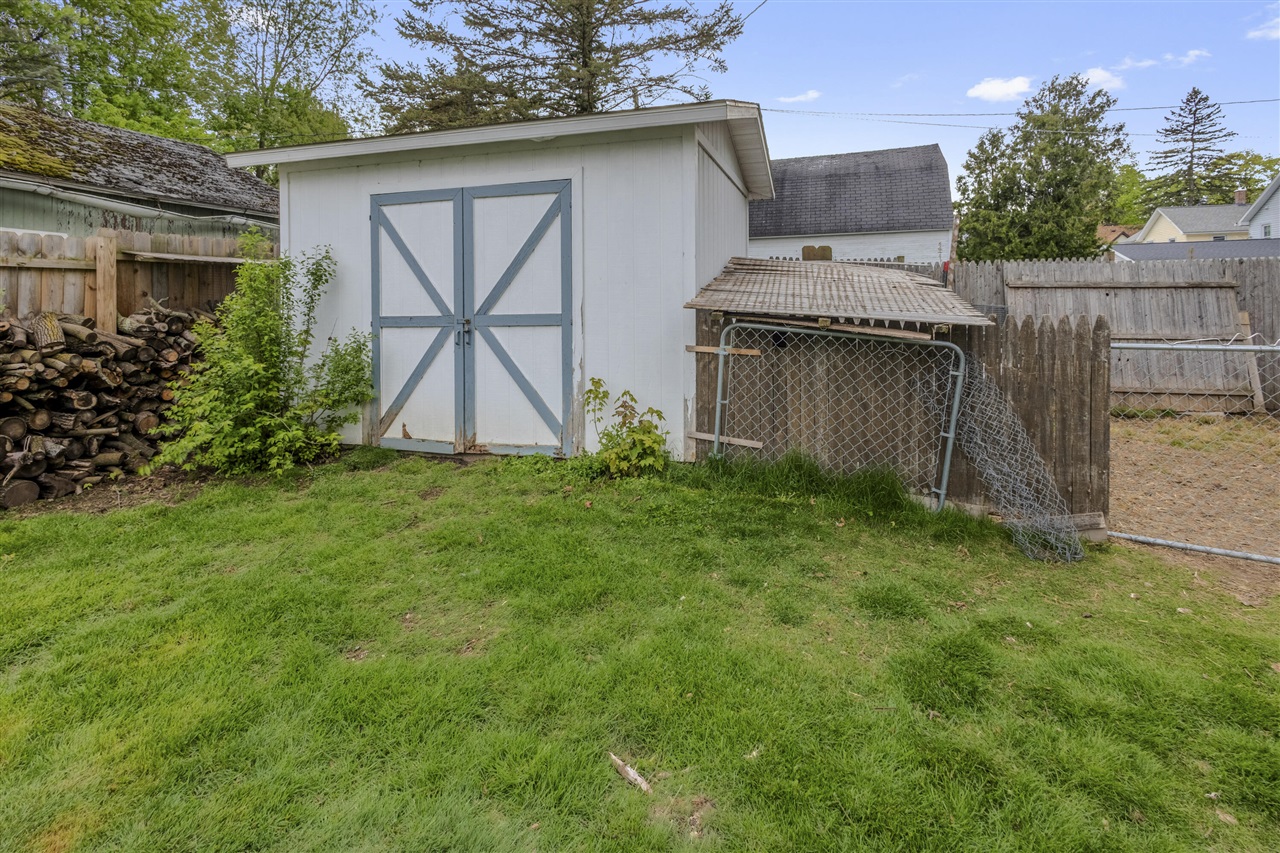 142 S West Street, Hillsdale, MI, 49242-1953