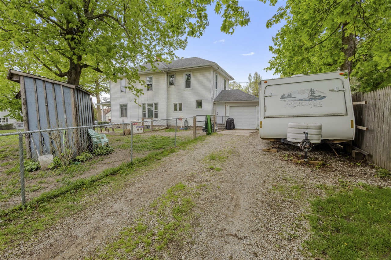 142 S West Street, Hillsdale, MI, 49242-1953