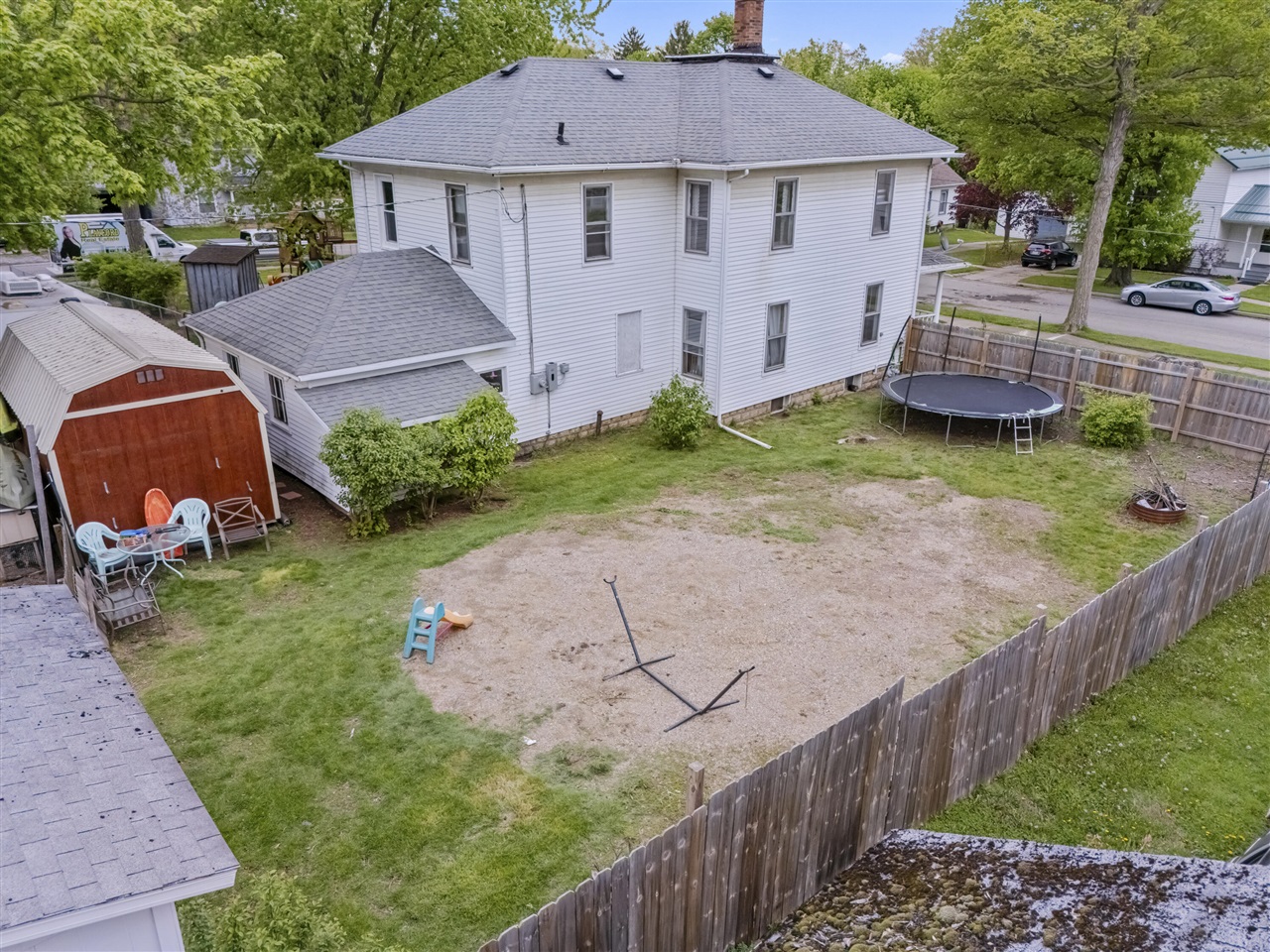 142 S West Street, Hillsdale, MI, 49242-1953
