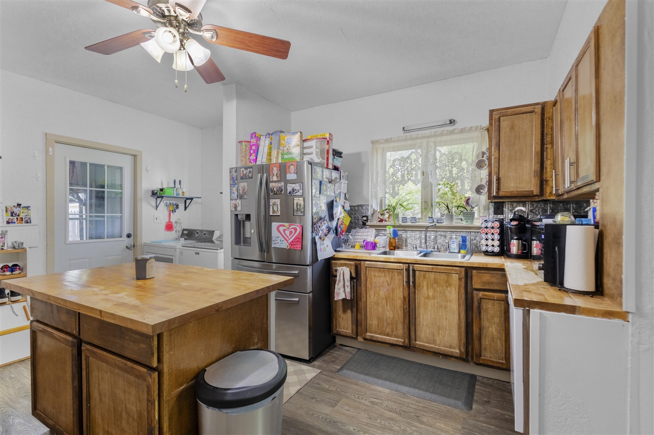 142 S West Street, Hillsdale, MI, 49242-1953
