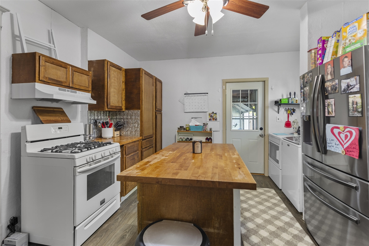142 S West Street, Hillsdale, MI, 49242-1953