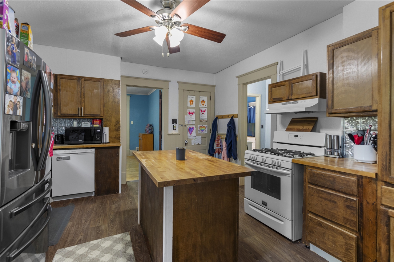 142 S West Street, Hillsdale, MI, 49242-1953