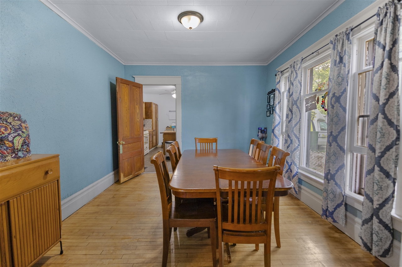 142 S West Street, Hillsdale, MI, 49242-1953