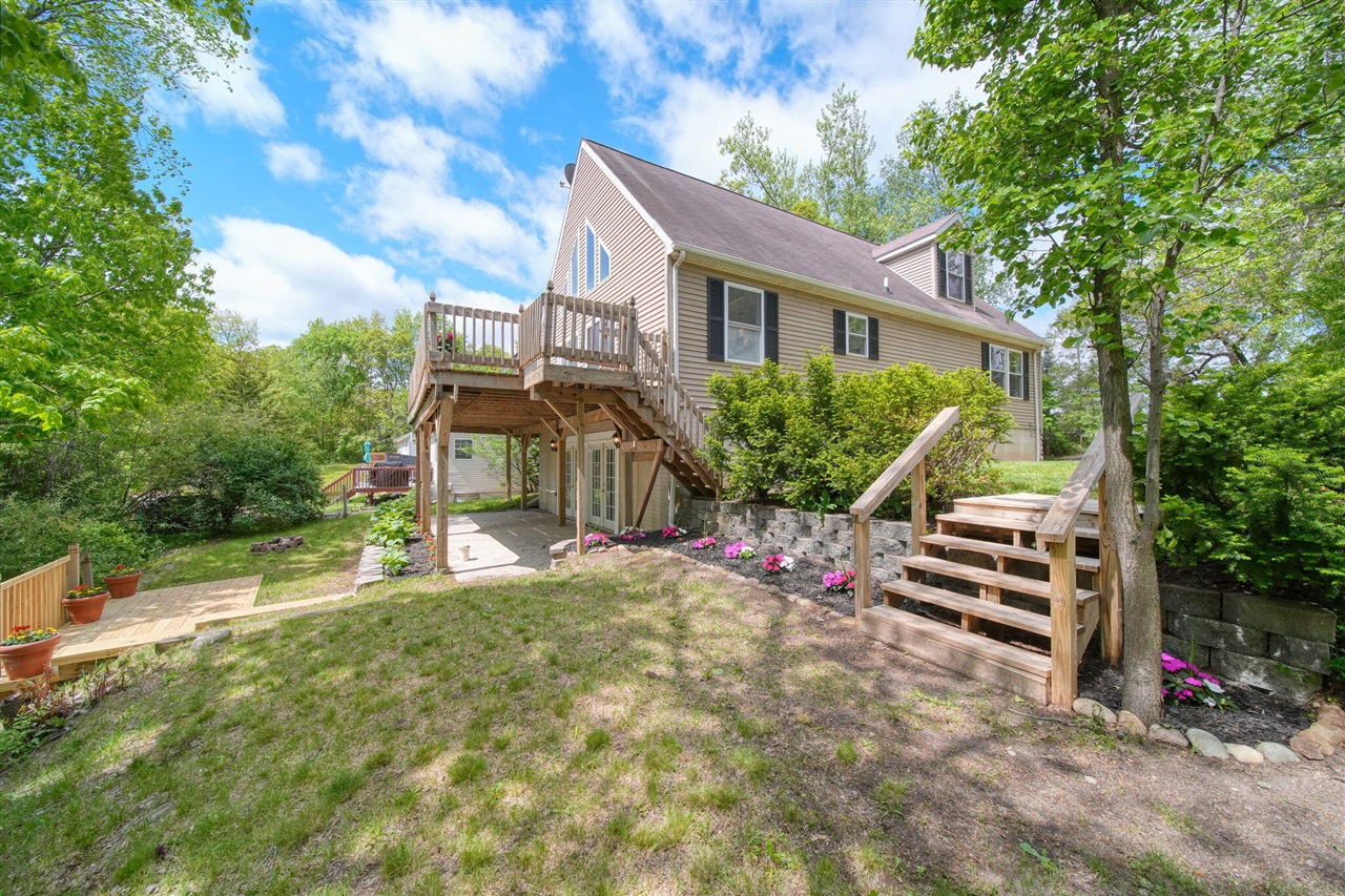 7016 Black Cherry Lane, Saline, MI, 48176
