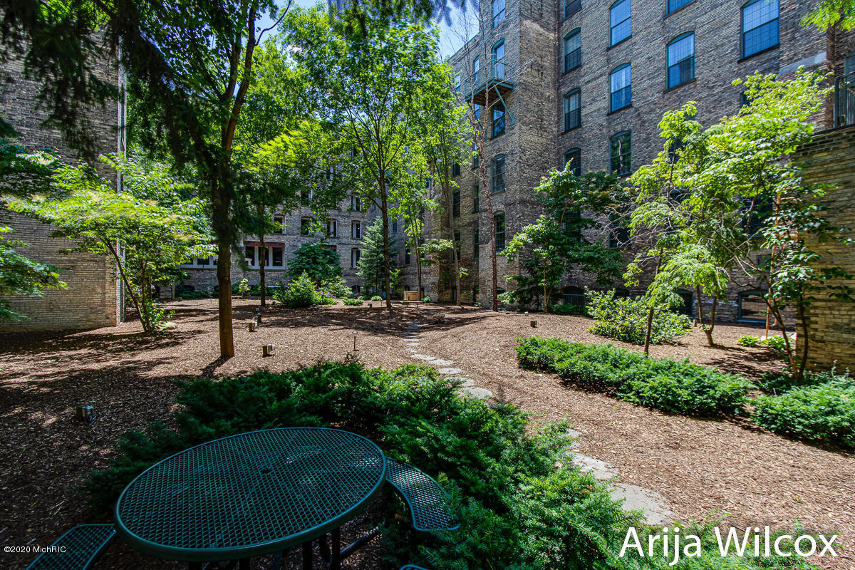 940 Monroe Avenue UNIT&nbsp;531, Grand Rapids, MI, 49503-1489