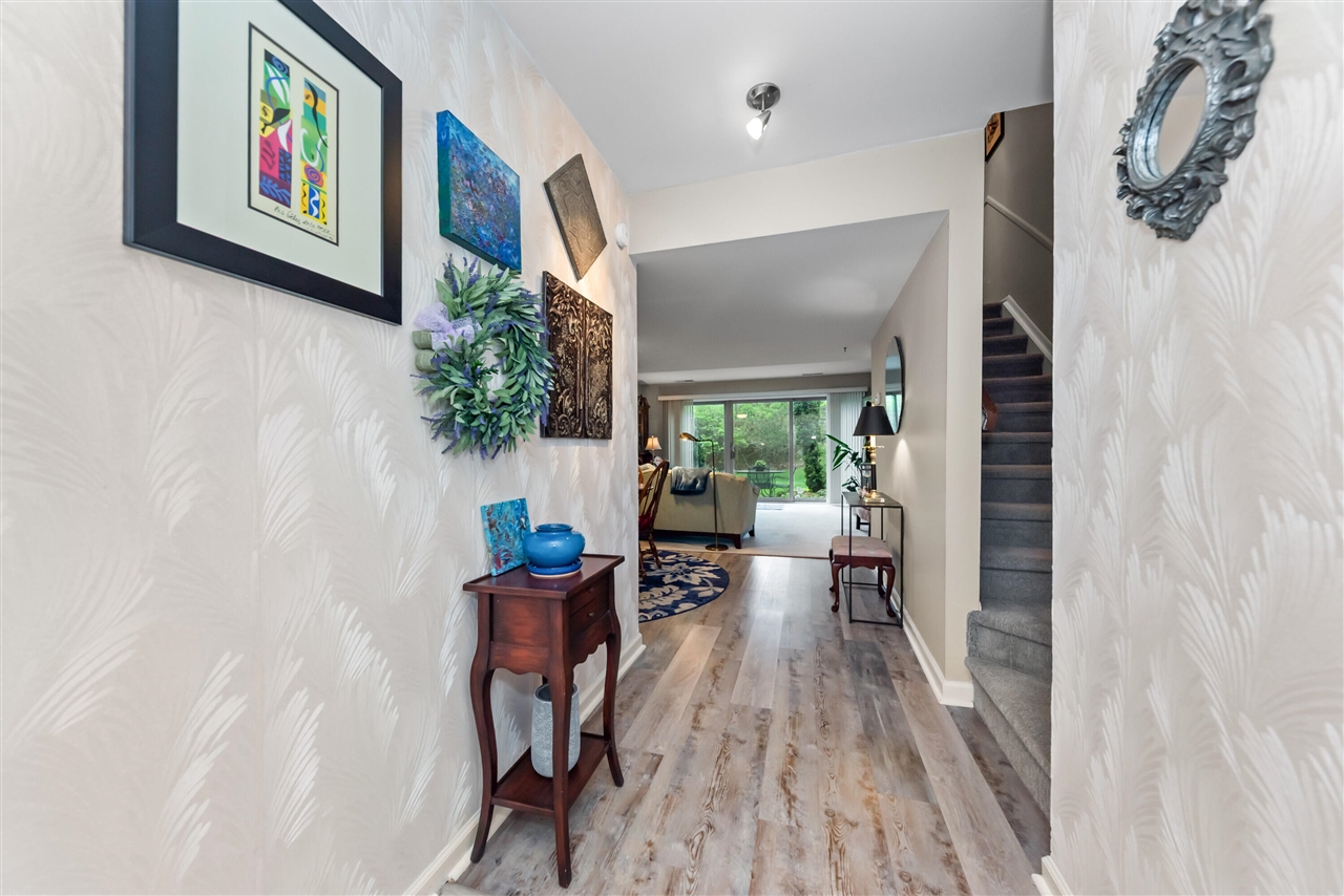 618 Watersedge Drive, Ann Arbor, MI, 48105-2515