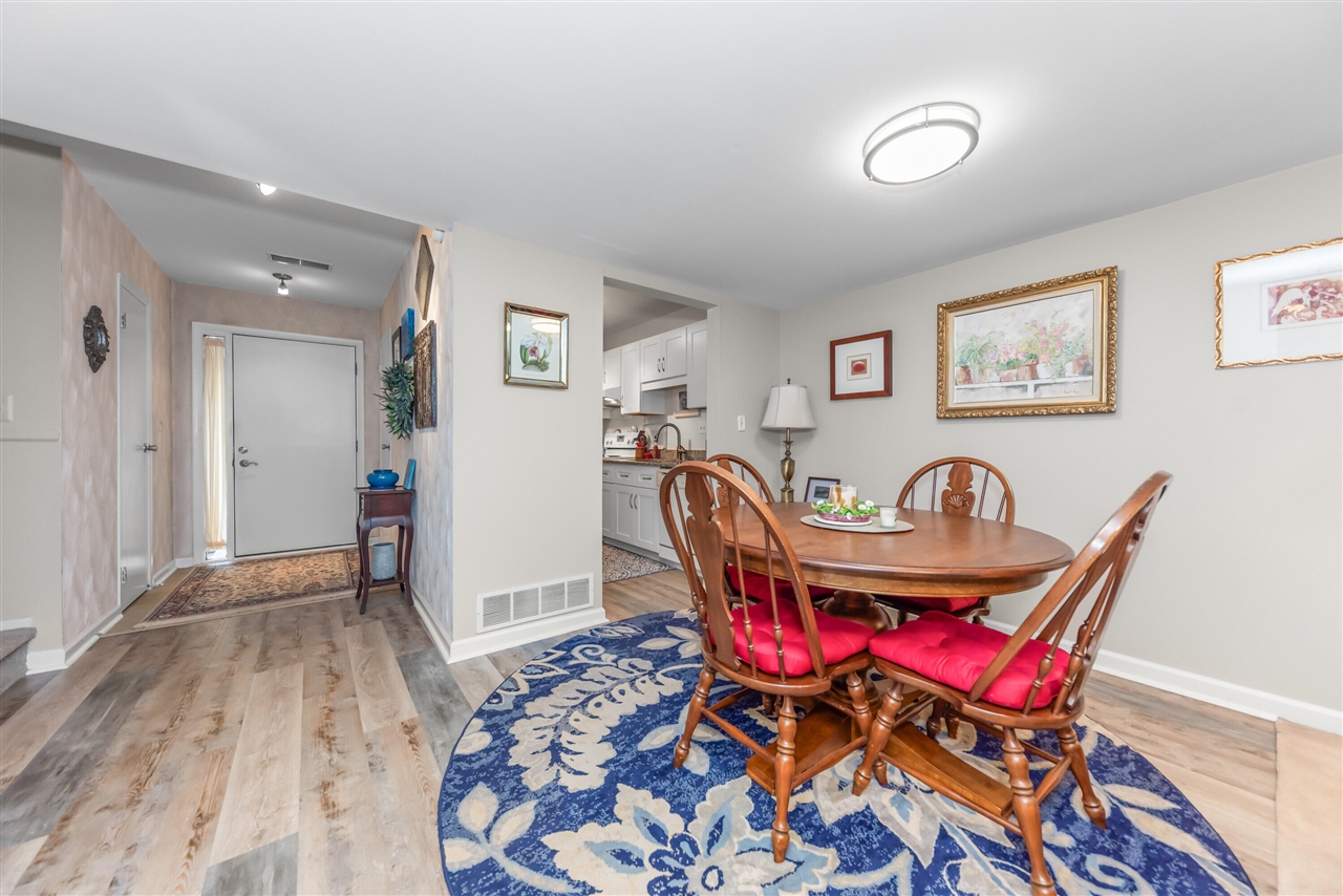 618 Watersedge Drive, Ann Arbor, MI, 48105-2515