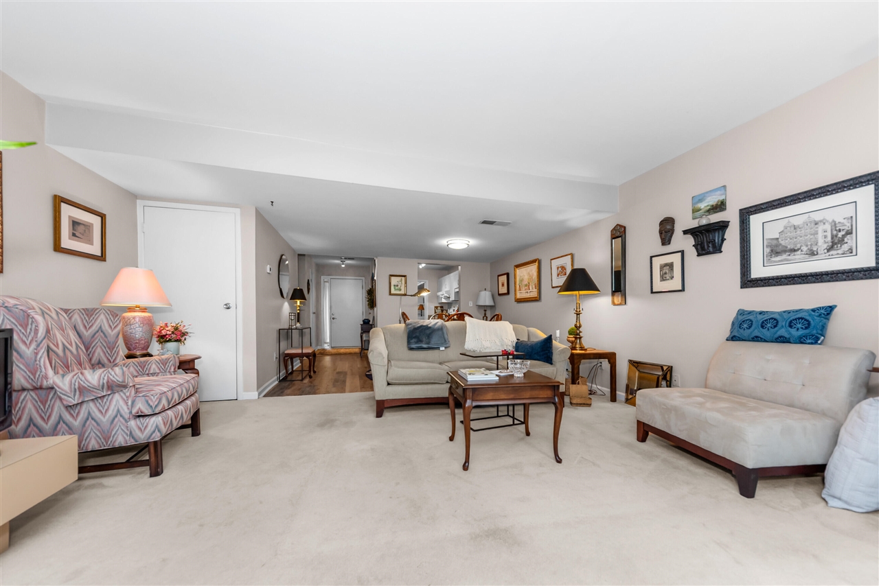 618 Watersedge Drive, Ann Arbor, MI, 48105-2515
