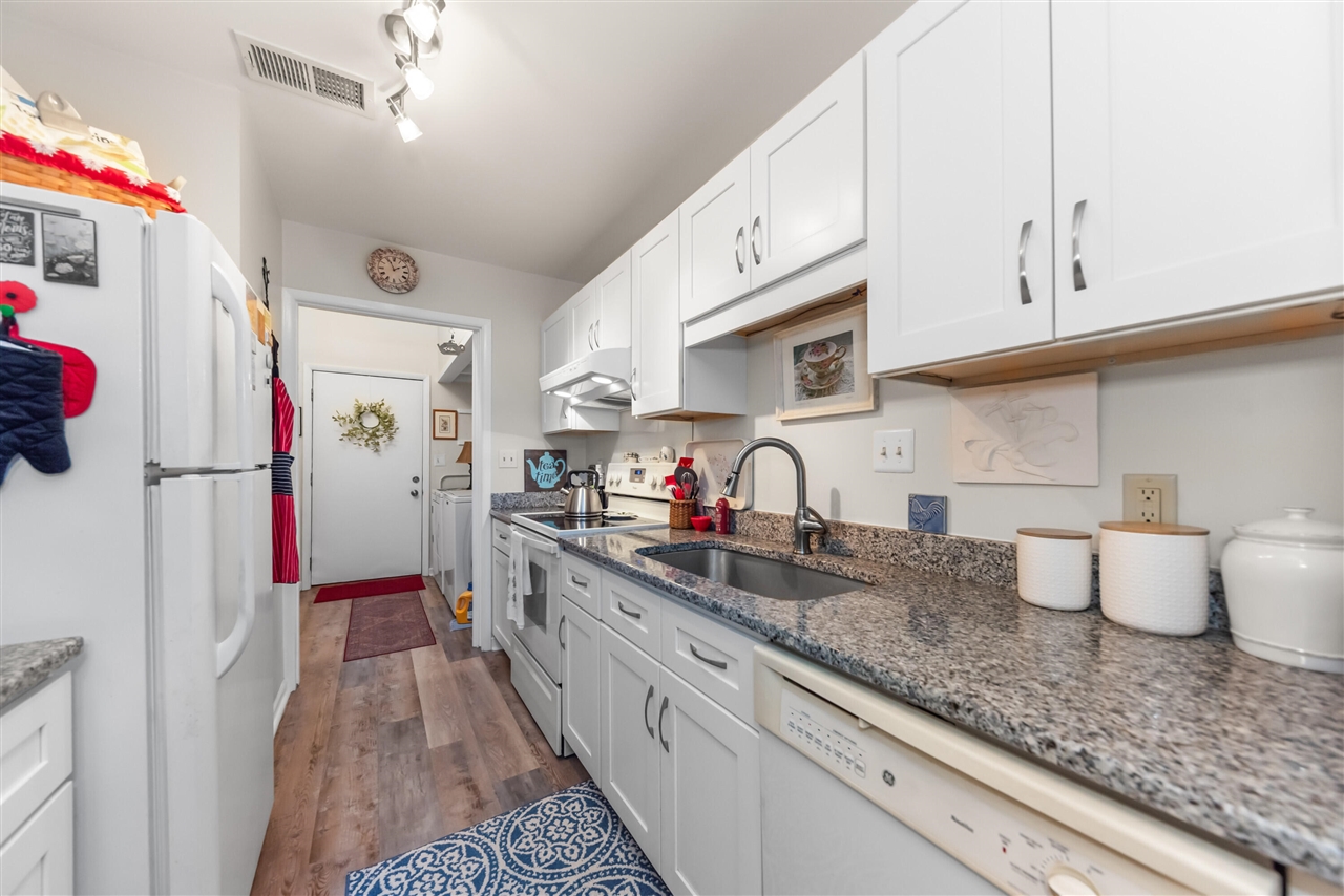 618 Watersedge Drive, Ann Arbor, MI, 48105-2515