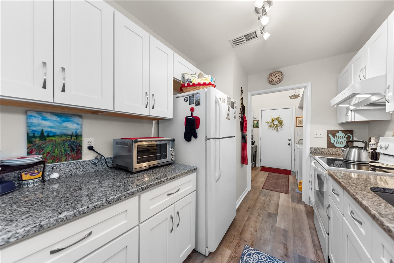 618 Watersedge Drive, Ann Arbor, MI, 48105-2515