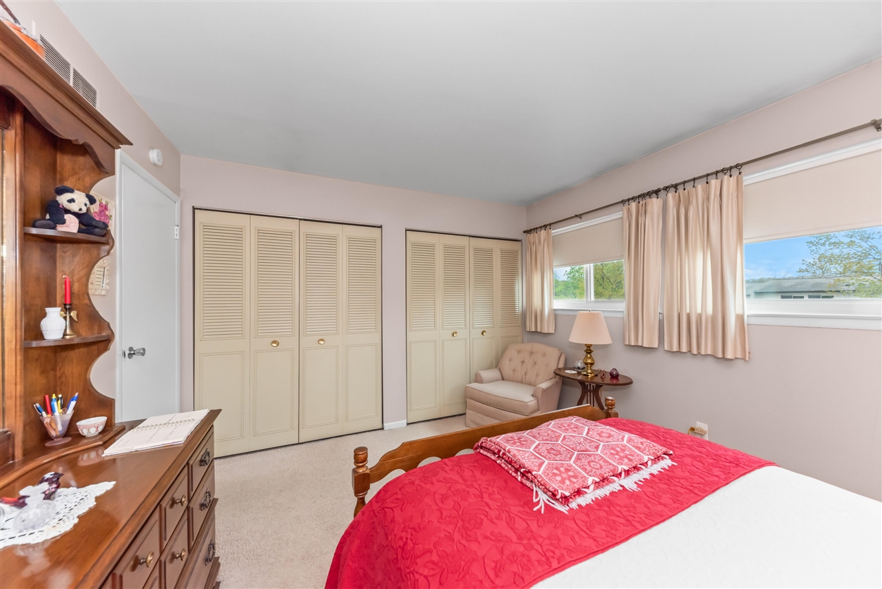 618 Watersedge Drive, Ann Arbor, MI, 48105-2515