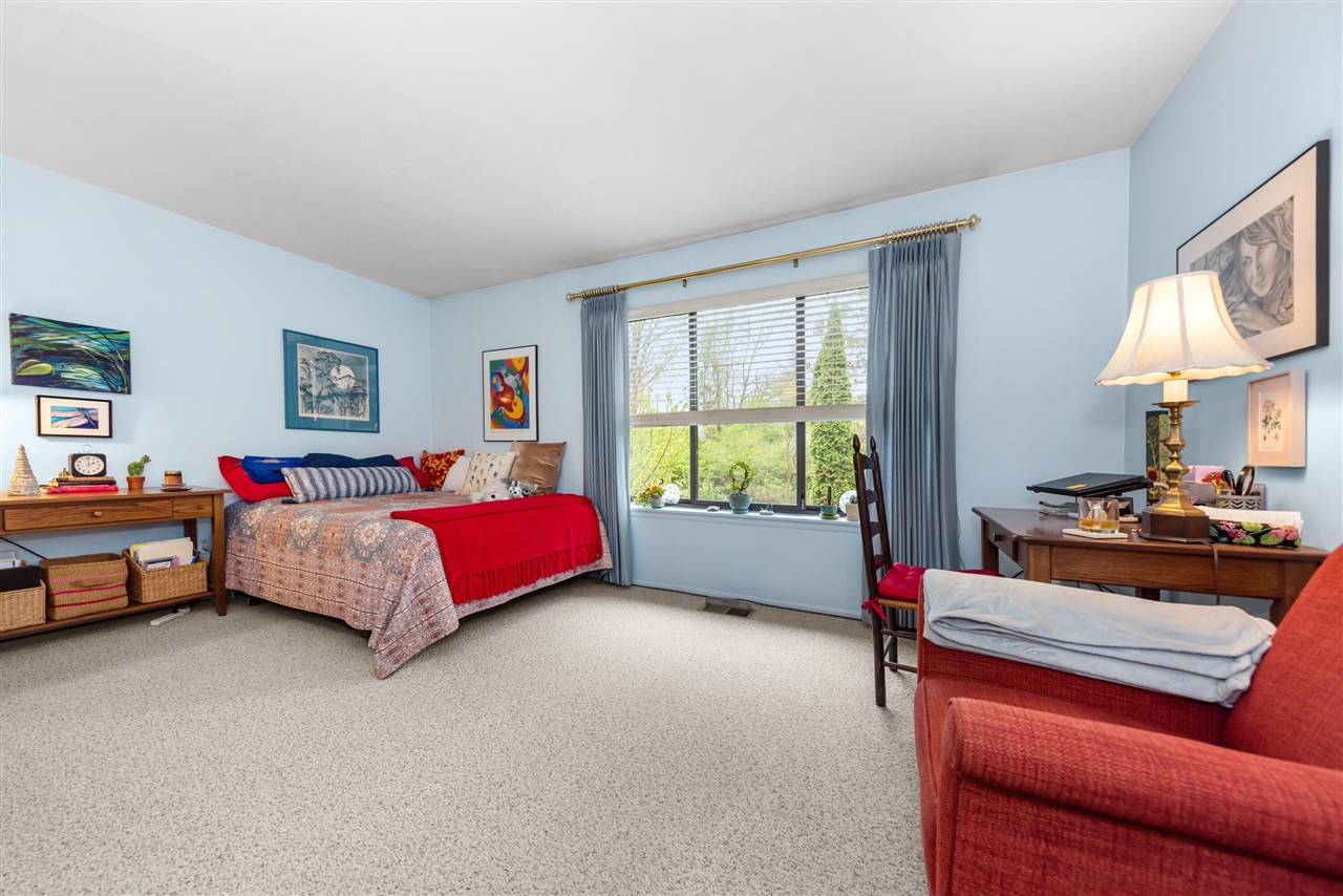 618 Watersedge Drive, Ann Arbor, MI, 48105-2515