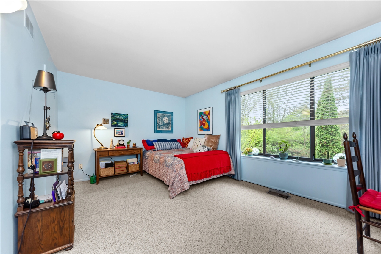 618 Watersedge Drive, Ann Arbor, MI, 48105-2515