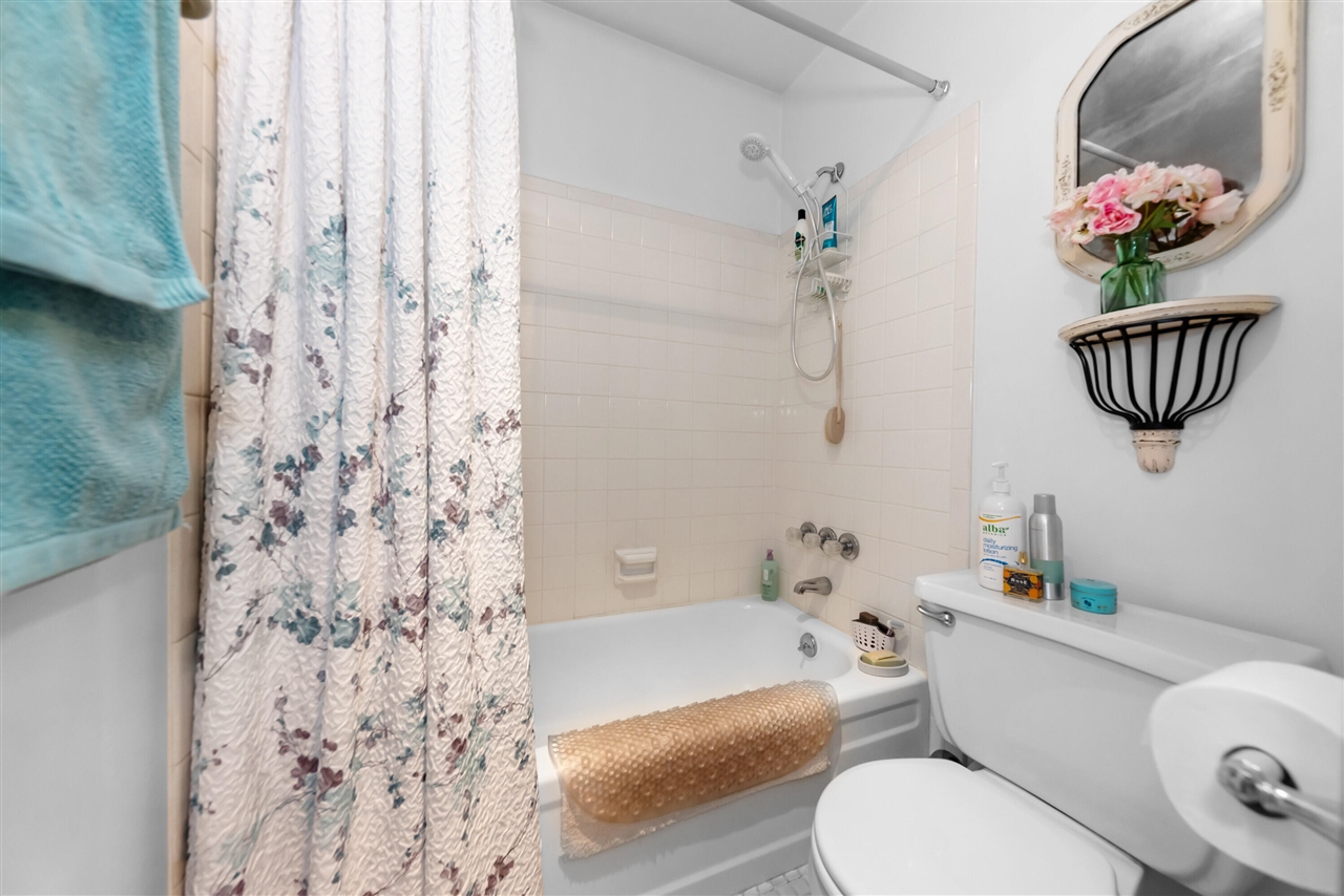 618 Watersedge Drive, Ann Arbor, MI, 48105-2515