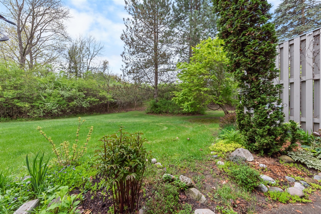 618 Watersedge Drive, Ann Arbor, MI, 48105-2515