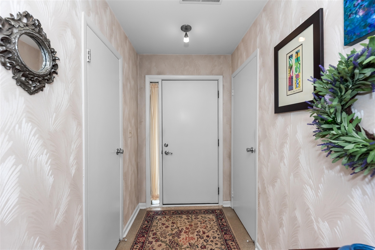 618 Watersedge Drive, Ann Arbor, MI, 48105-2515
