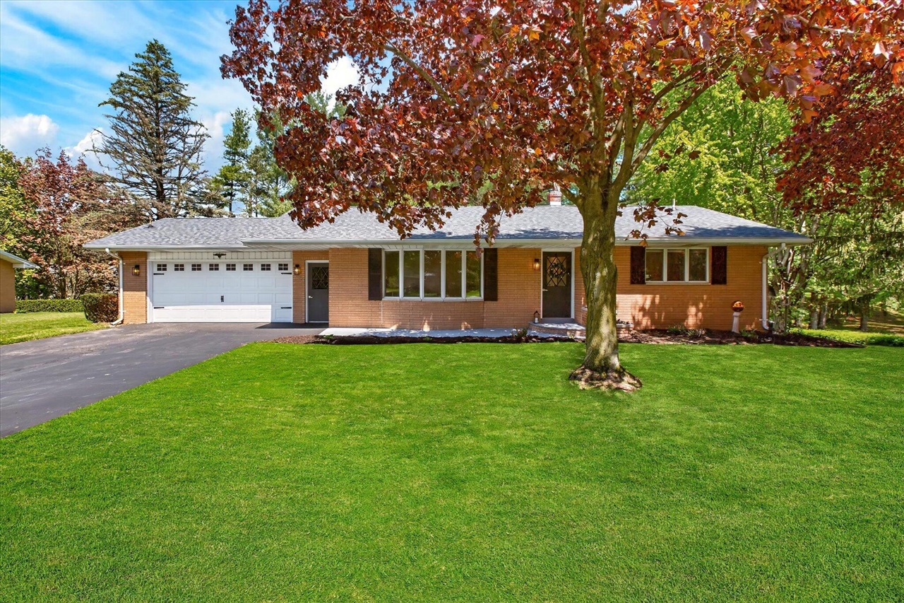 1339 W Marquette Woods Road, Saint Joseph, MI, 49085-9772