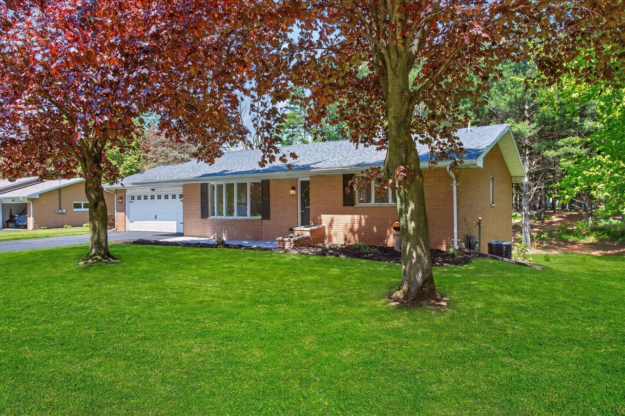 1339 W Marquette Woods Road, Saint Joseph, MI, 49085-9772