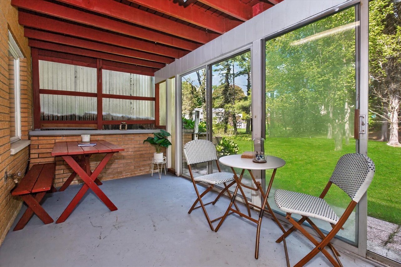 1339 W Marquette Woods Road, Saint Joseph, MI, 49085-9772