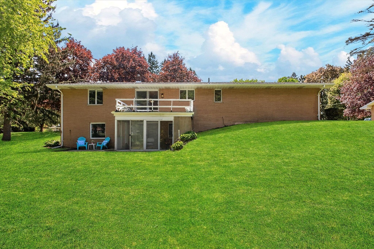 1339 W Marquette Woods Road, Saint Joseph, MI, 49085-9772