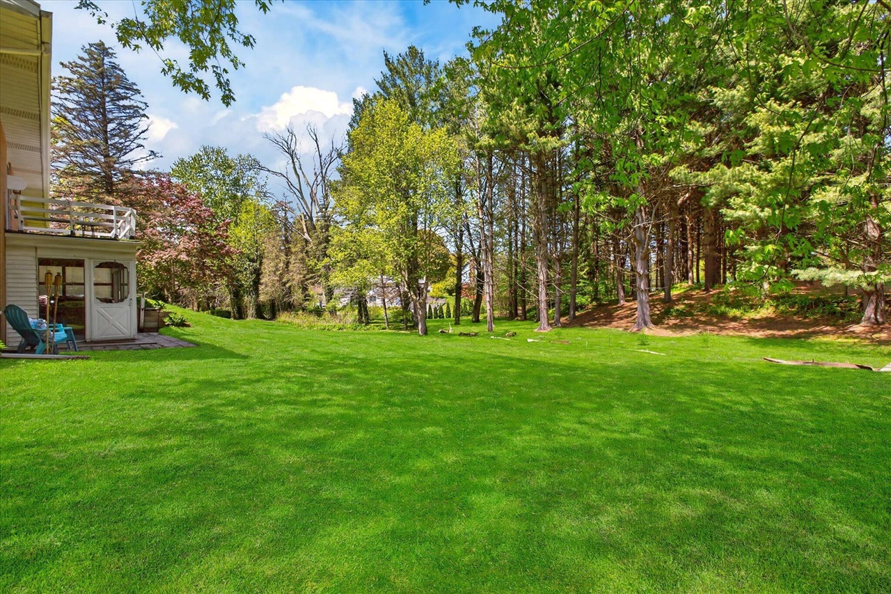 1339 W Marquette Woods Road, Saint Joseph, MI, 49085-9772