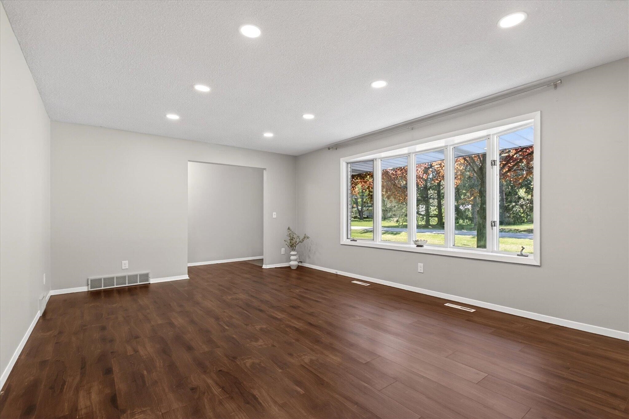 1339 W Marquette Woods Road, Saint Joseph, MI, 49085-9772
