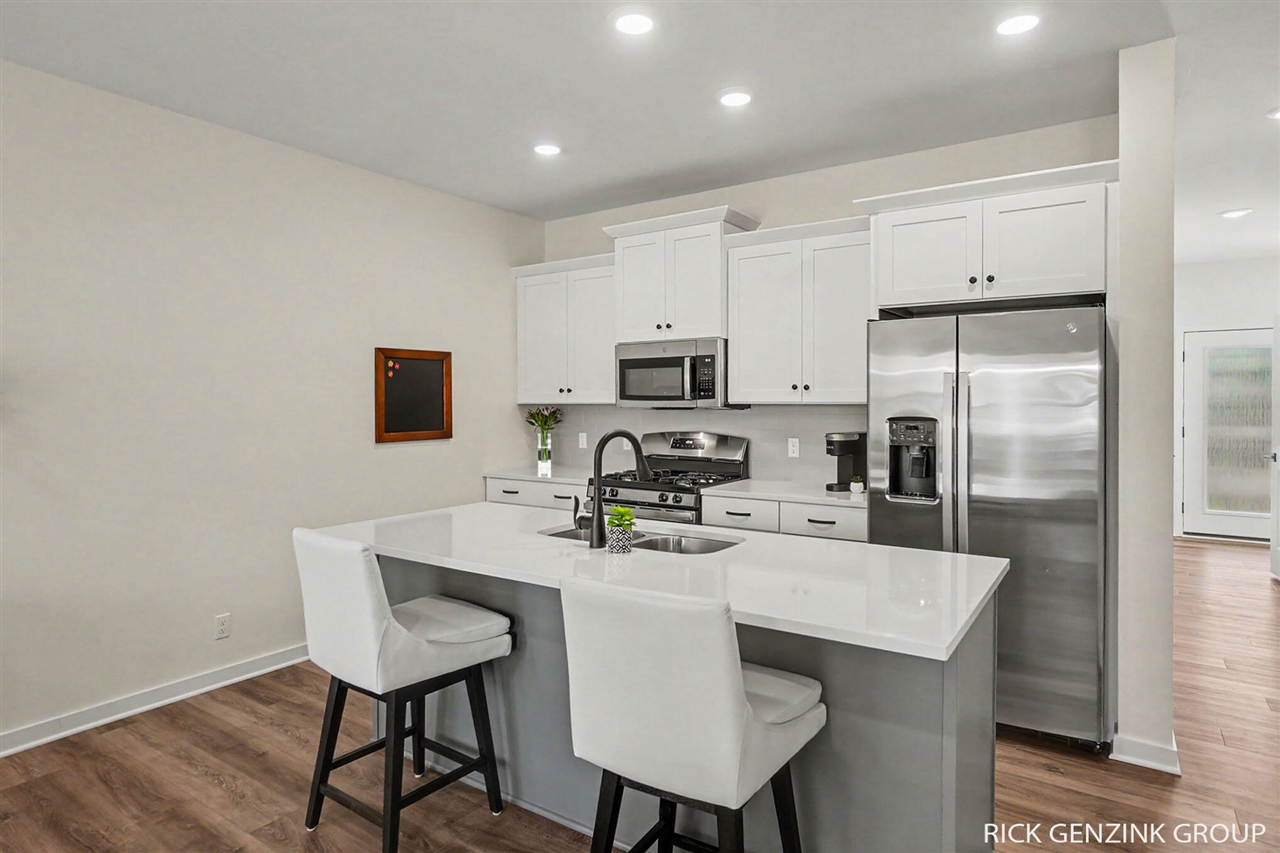 1993 N Shorewood Lane, Holland, MI, 49423