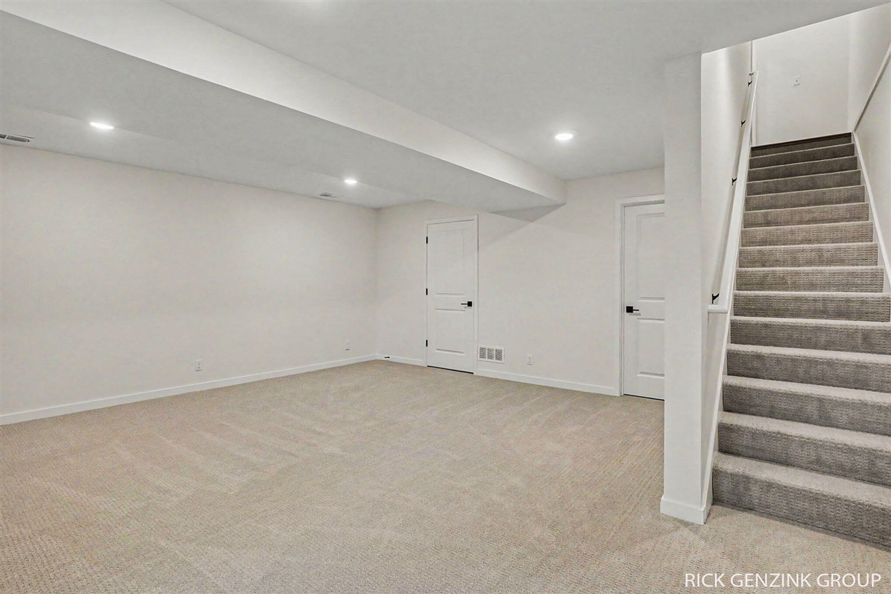 1993 N Shorewood Lane, Holland, MI, 49423
