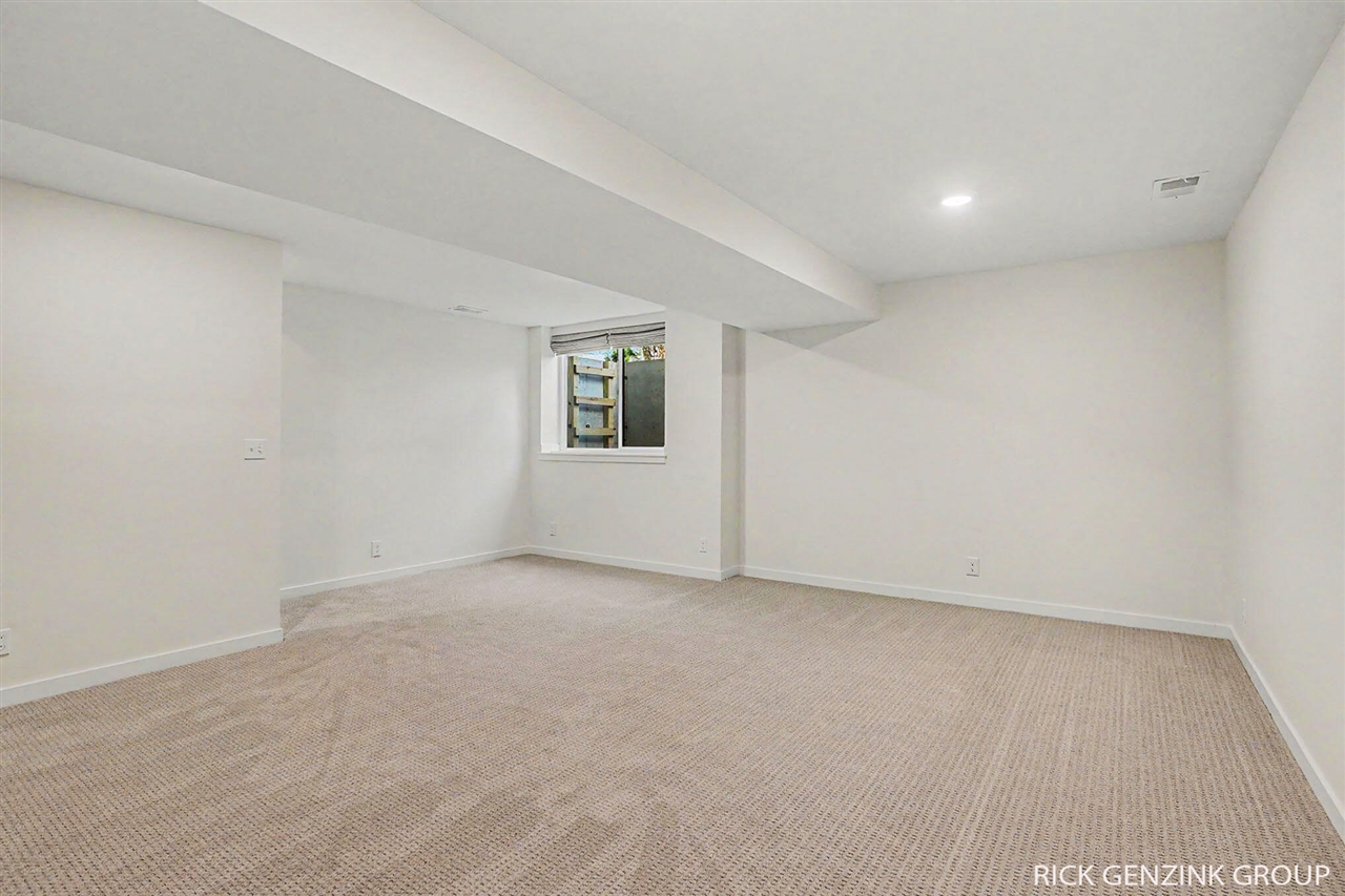 1993 N Shorewood Lane, Holland, MI, 49423