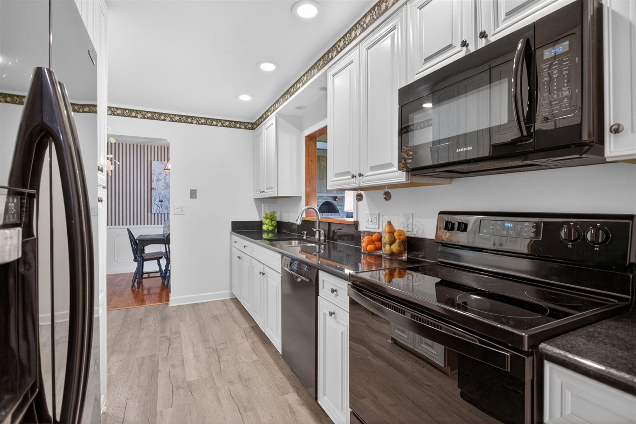 1616 Cascade Court, Jackson, MI, 49203-3808