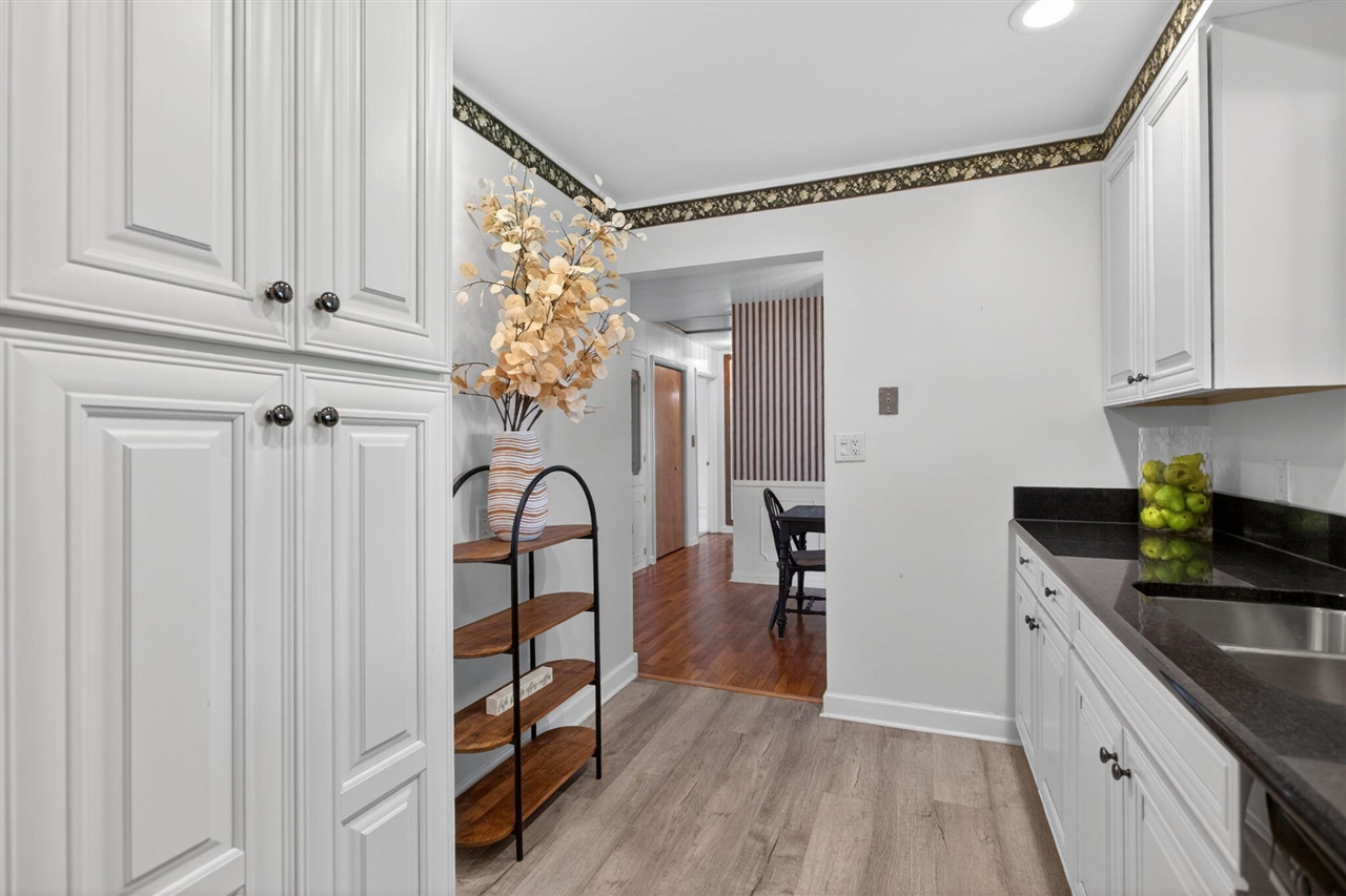 1616 Cascade Court, Jackson, MI, 49203-3808