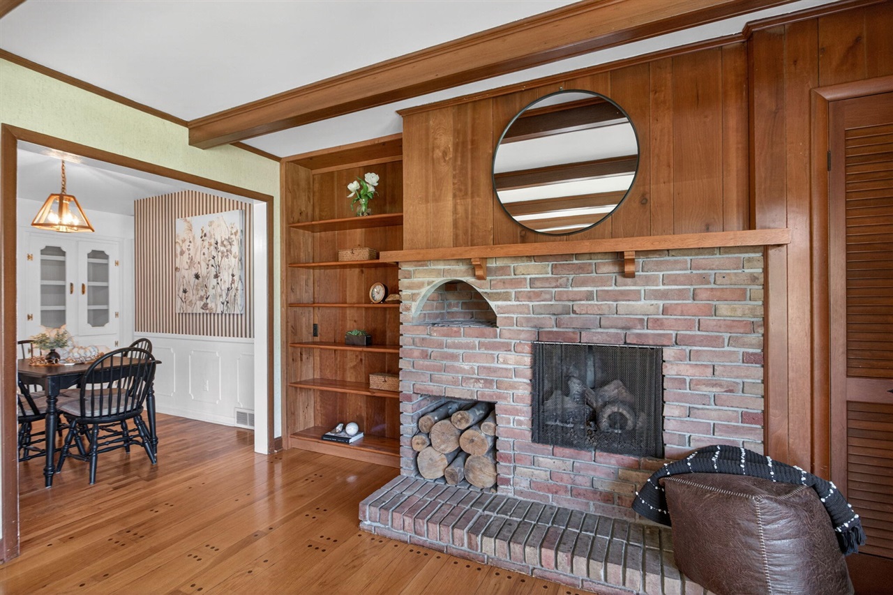 1616 Cascade Court, Jackson, MI, 49203-3808