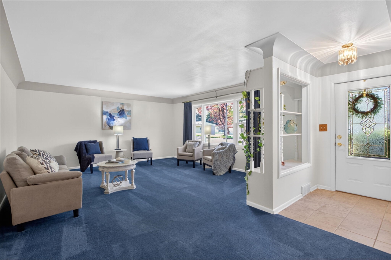 1616 Cascade Court, Jackson, MI, 49203-3808