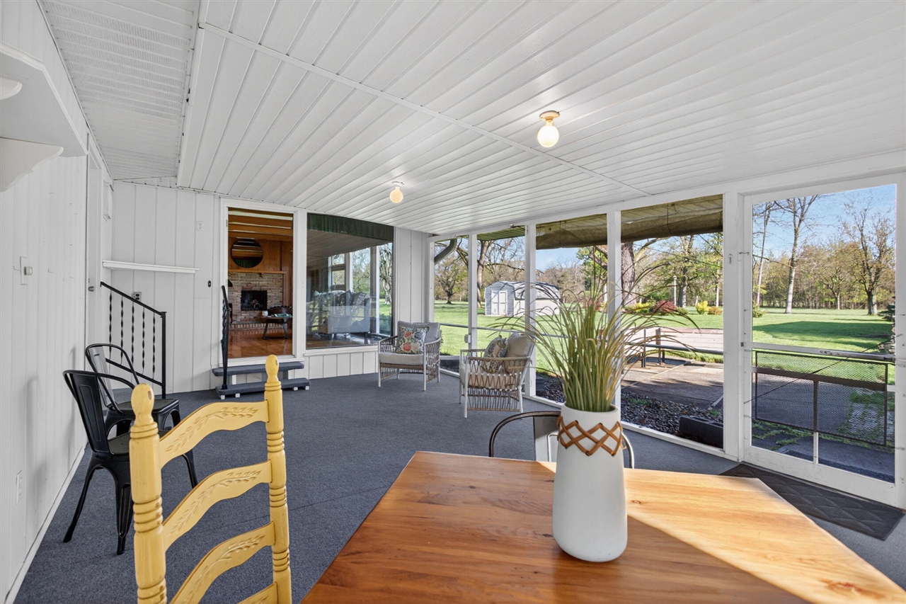 1616 Cascade Court, Jackson, MI, 49203-3808