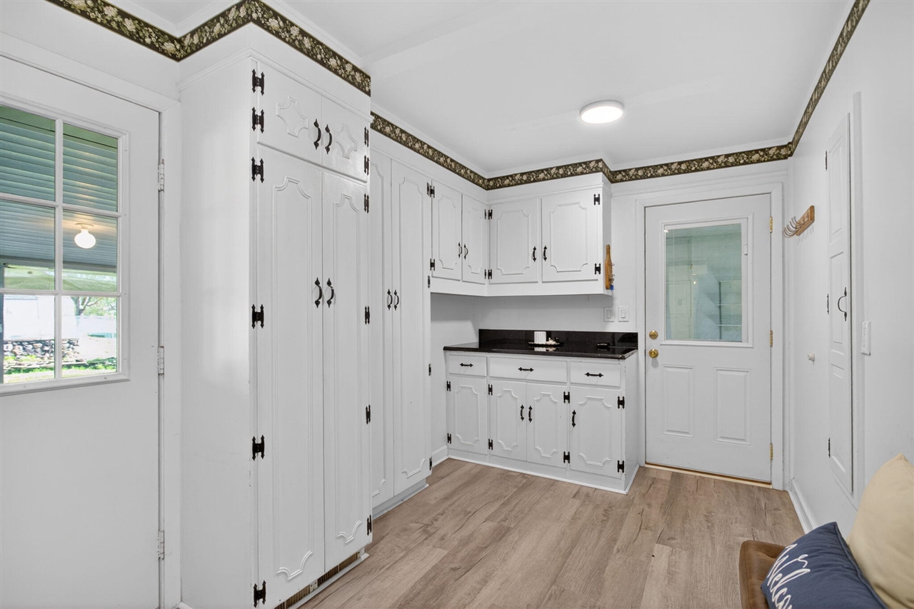 1616 Cascade Court, Jackson, MI, 49203-3808