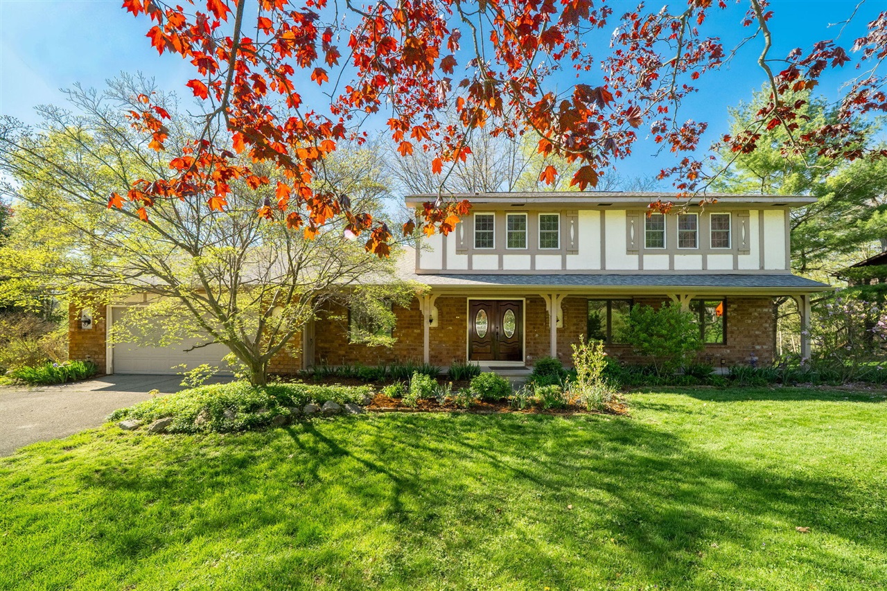2551 Riveredge Drive, Grand Rapids, MI, 49546-7450