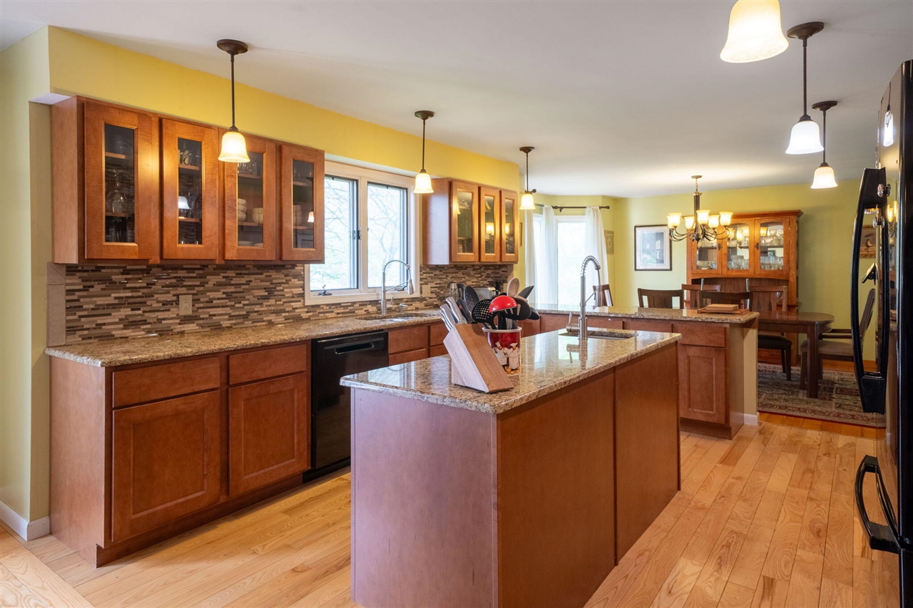 2551 Riveredge Drive, Grand Rapids, MI, 49546-7450