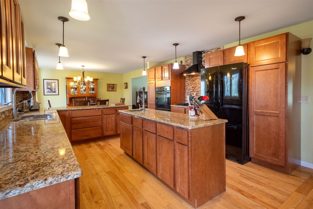 2551 Riveredge Drive, Grand Rapids, MI, 49546-7450